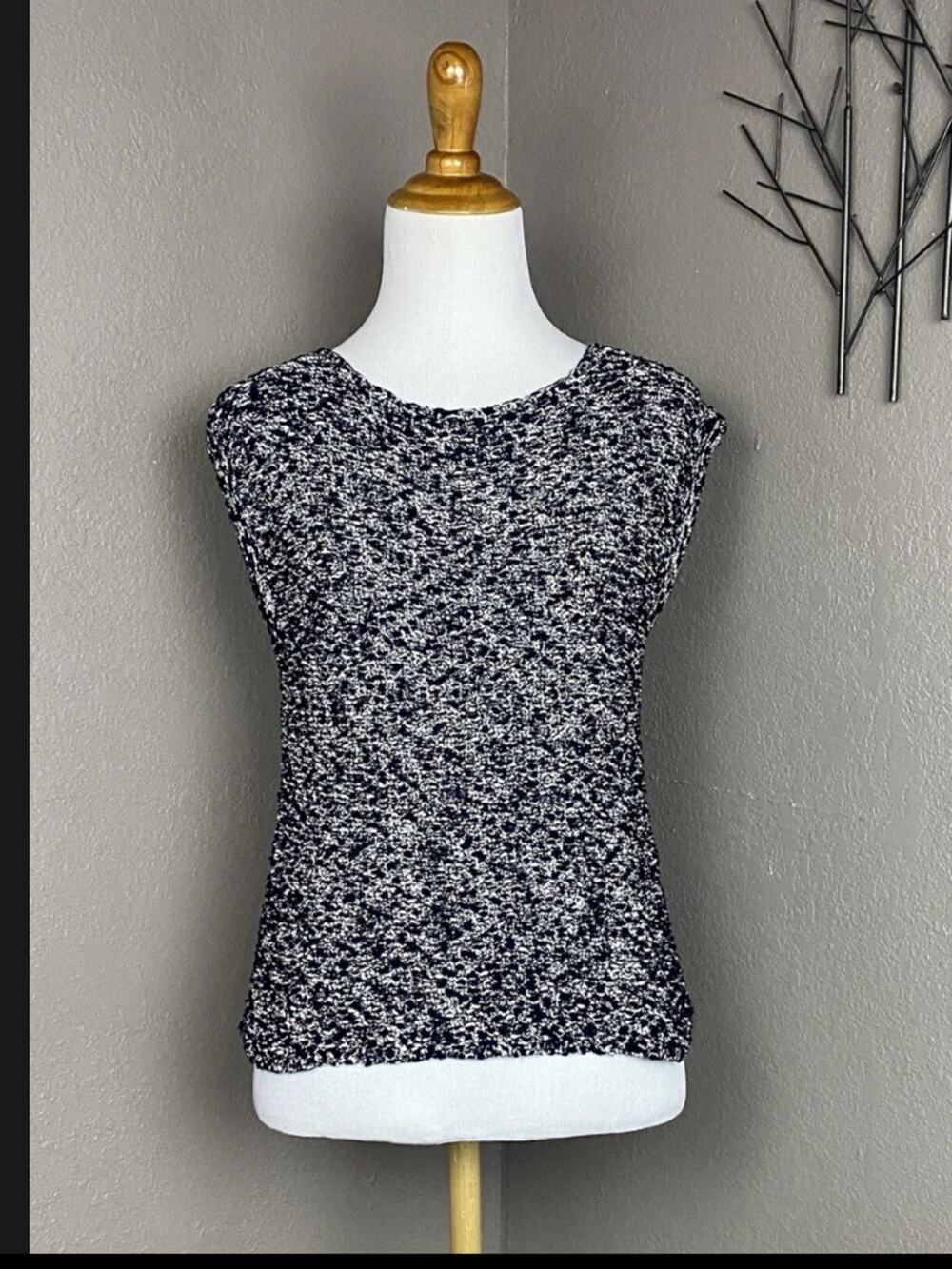 Alice & Olivia Marled Black Sleeveless Sweater Medium